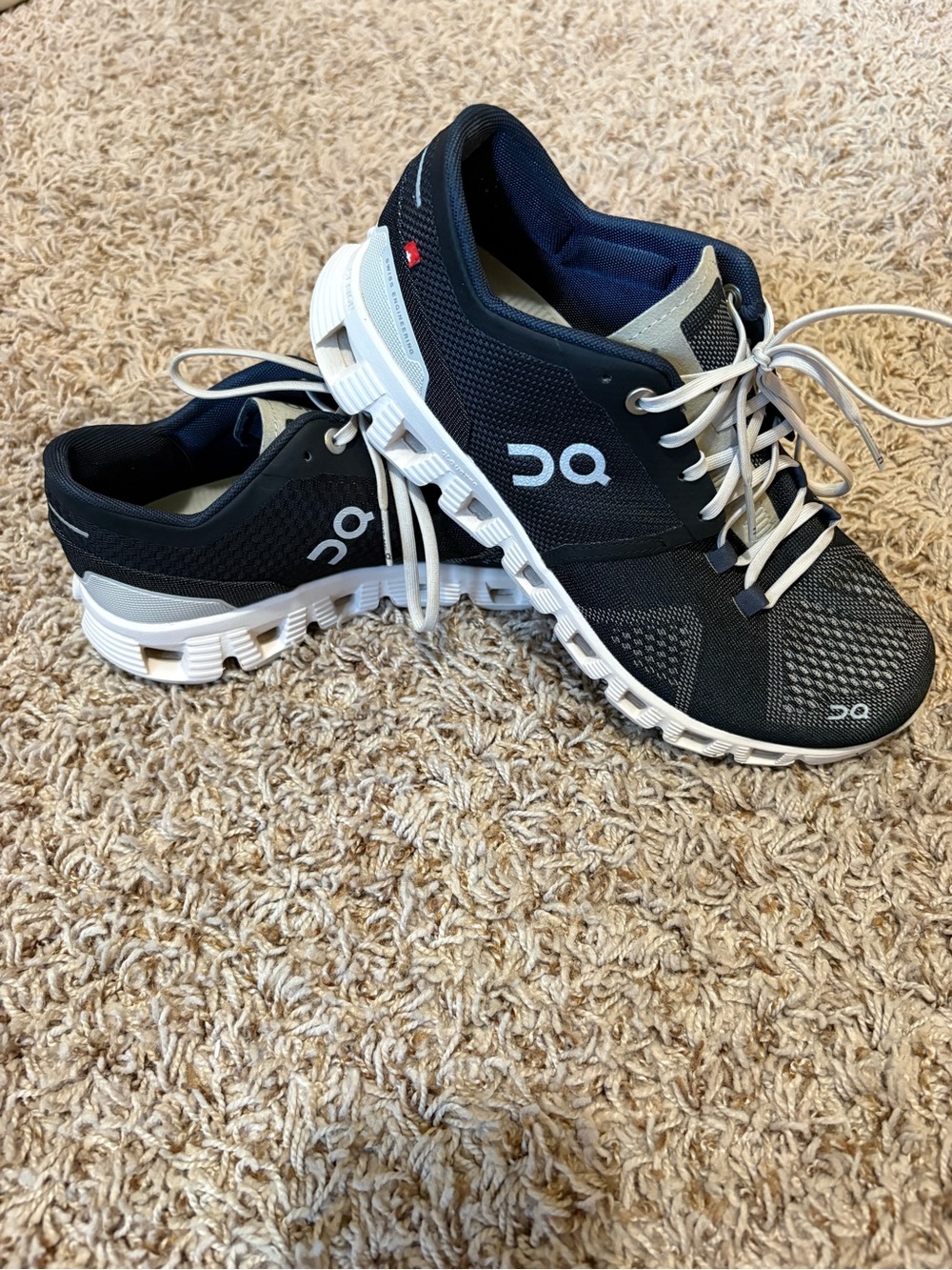 On Running Cloud X Women’s Athletic Running Shoes size 7